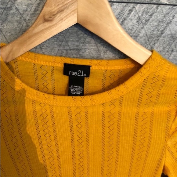 long yellow shirt - Picture 2 of 2